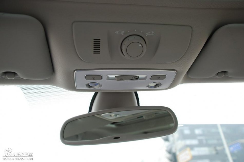 雷诺拉古娜内饰实拍图