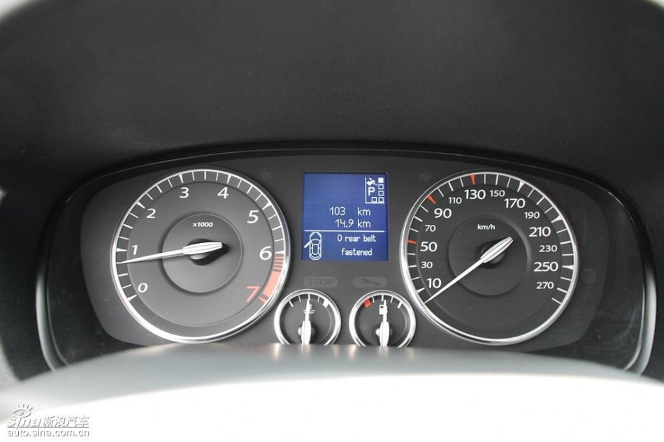 雷诺拉古娜内饰实拍图