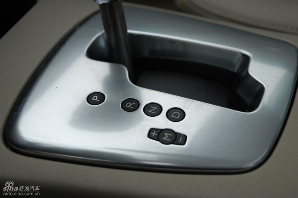 雷诺拉古娜内饰实拍图