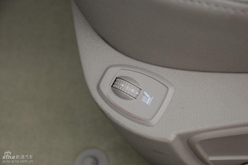 雷诺拉古娜内饰实拍图