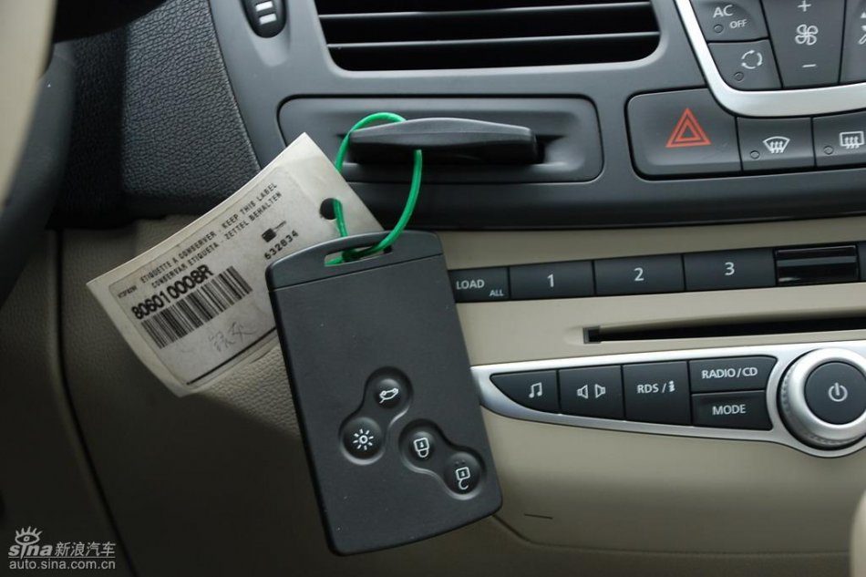 雷诺拉古娜内饰实拍图