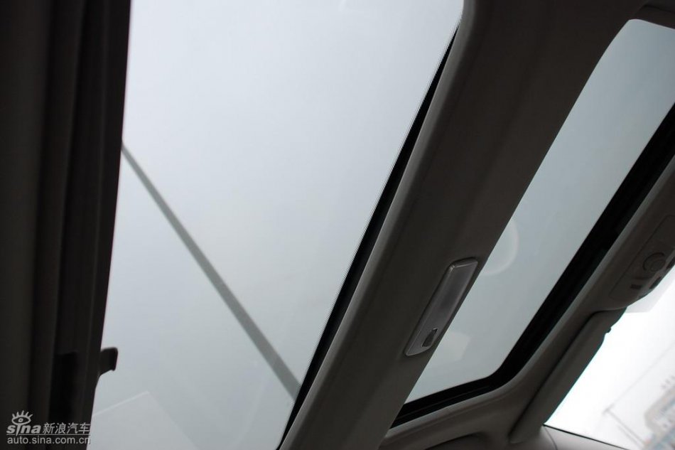 雷诺拉古娜内饰实拍图