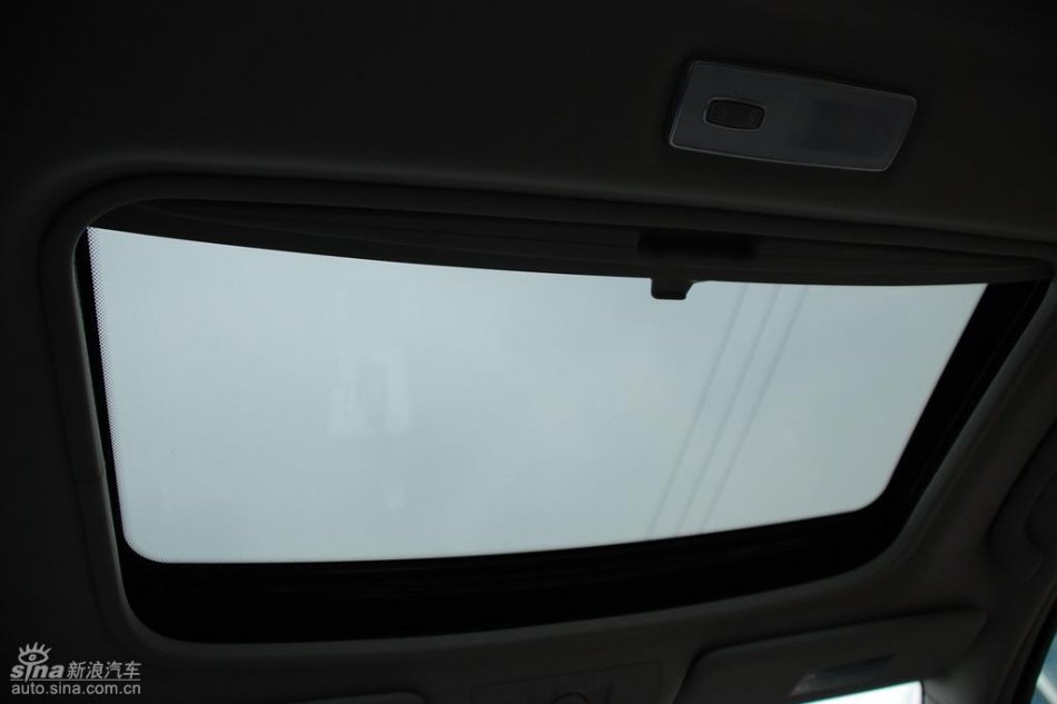 雷诺拉古娜内饰实拍图