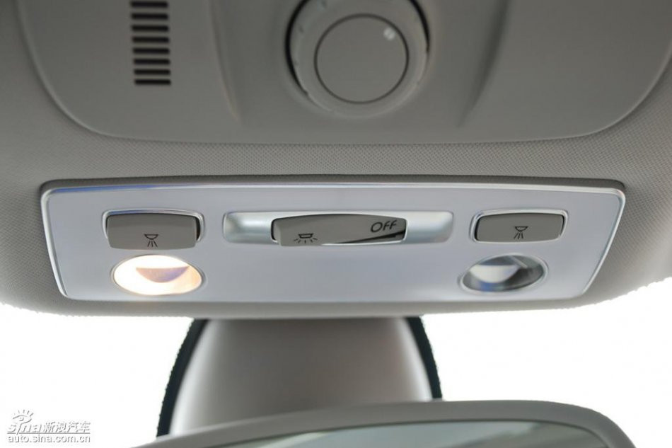 雷诺拉古娜内饰实拍图