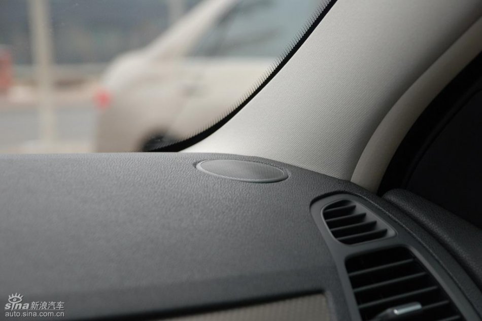 雷诺拉古娜内饰实拍图