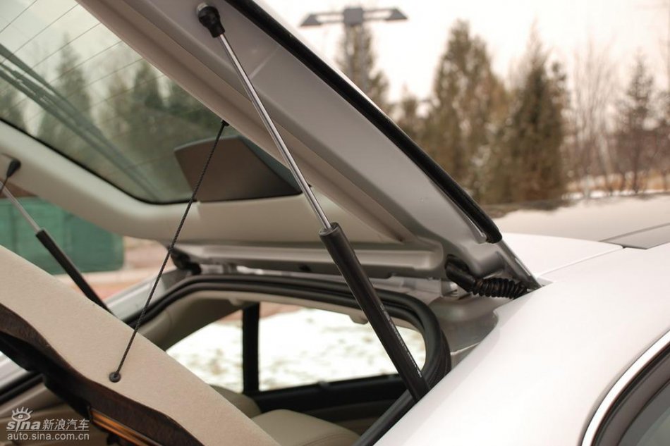 雷诺拉古娜内饰实拍图