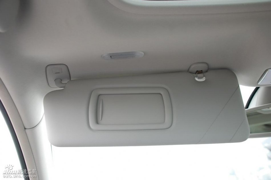 雷诺拉古娜内饰实拍图