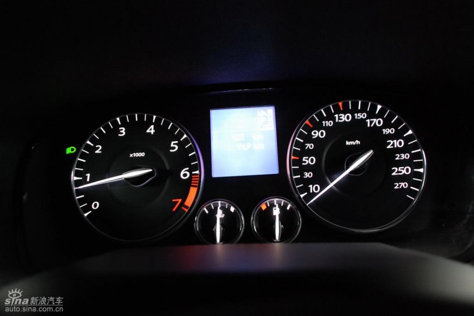 雷诺拉古娜内饰实拍图