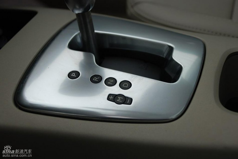 雷诺拉古娜内饰实拍图