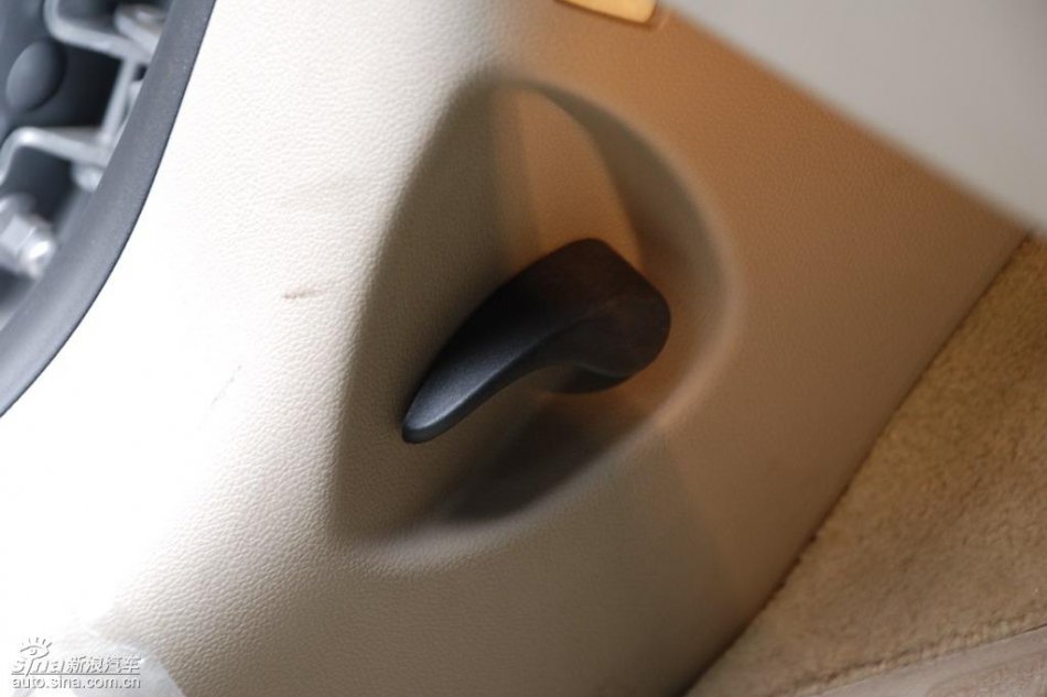 雷诺拉古娜内饰实拍图