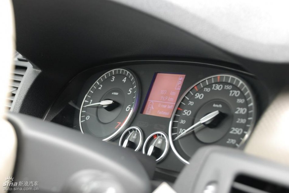 雷诺拉古娜内饰实拍图