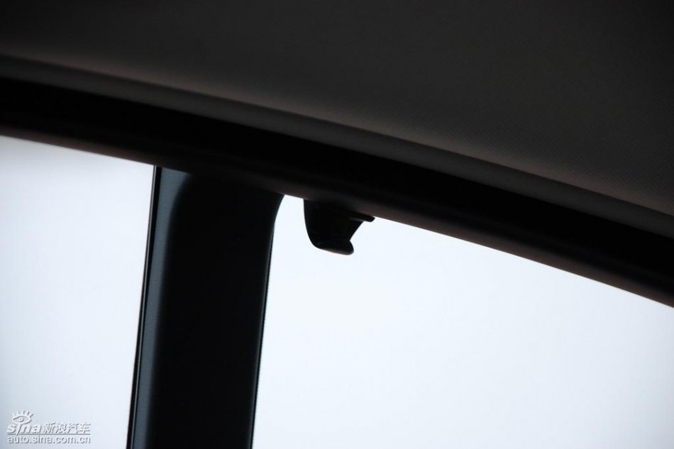 雷诺拉古娜内饰实拍图