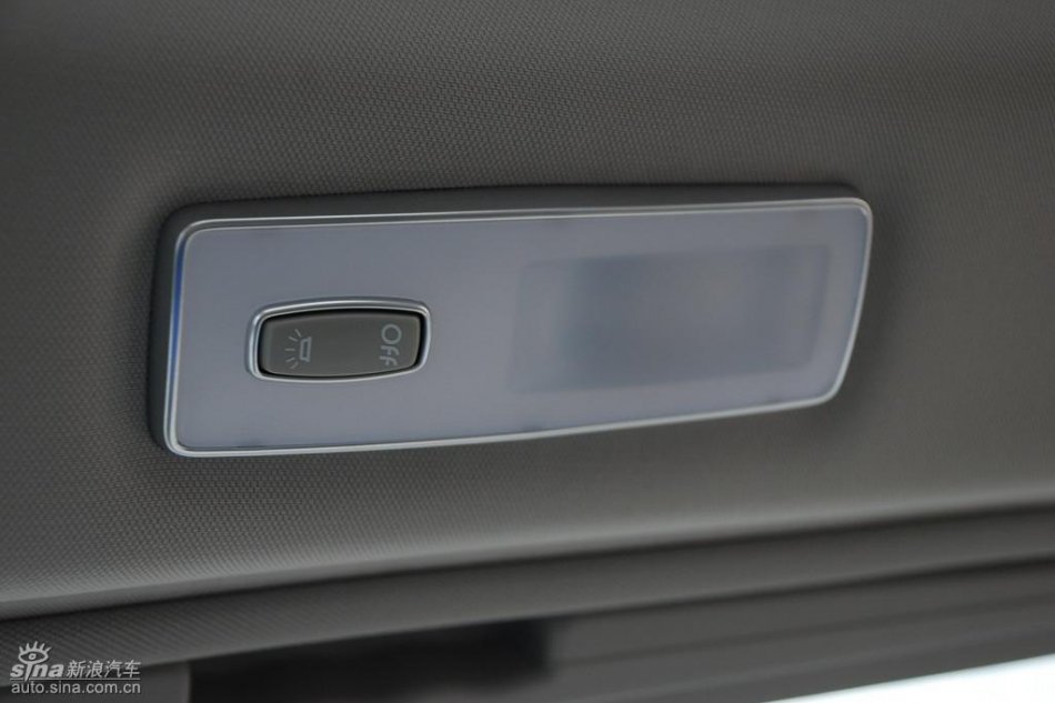 雷诺拉古娜内饰实拍图