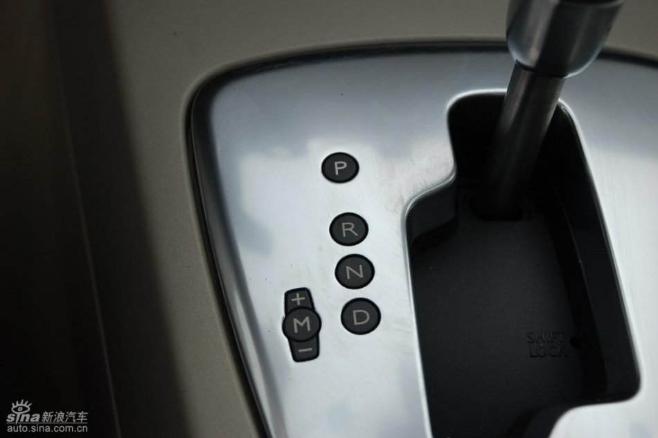 雷诺拉古娜内饰实拍图