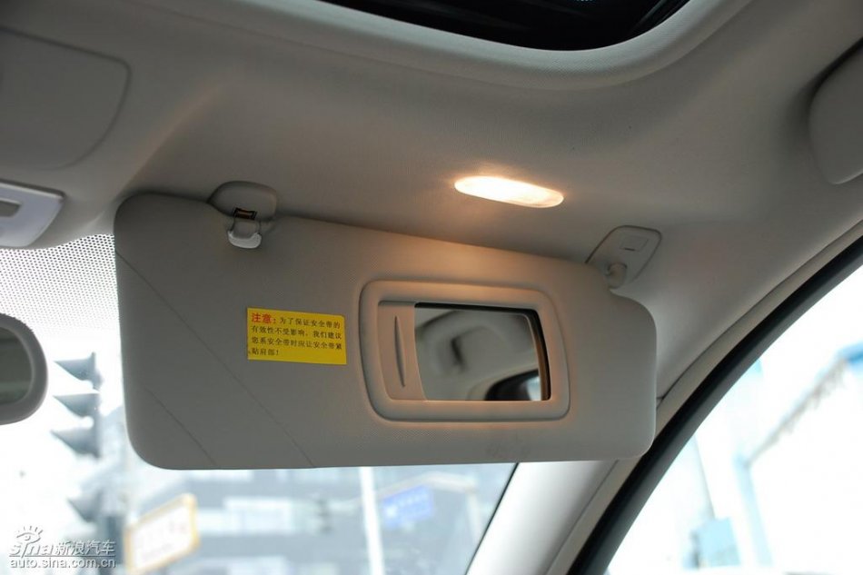 雷诺拉古娜内饰实拍图