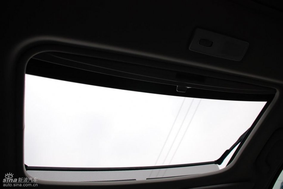 雷诺拉古娜内饰实拍图