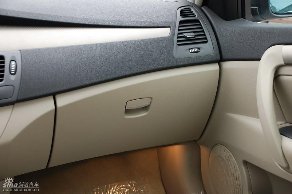 雷诺拉古娜内饰实拍图