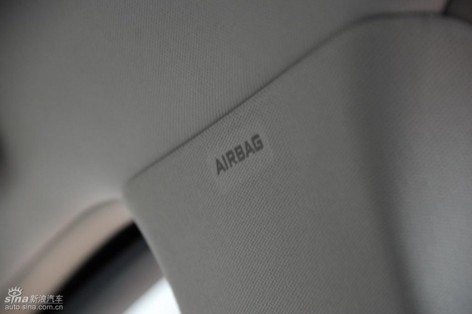 雷诺拉古娜内饰实拍图