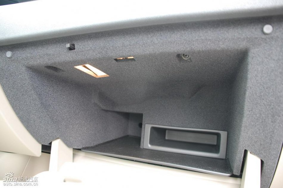 雷诺拉古娜内饰实拍图