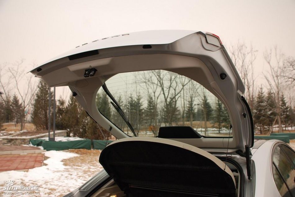 雷诺拉古娜内饰实拍图