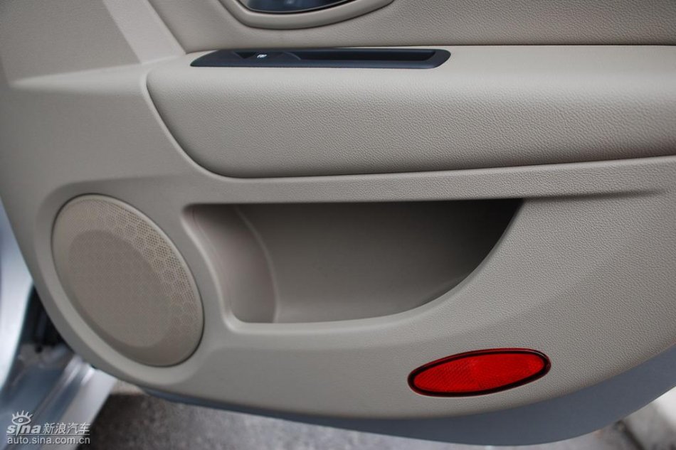 雷诺拉古娜内饰实拍图