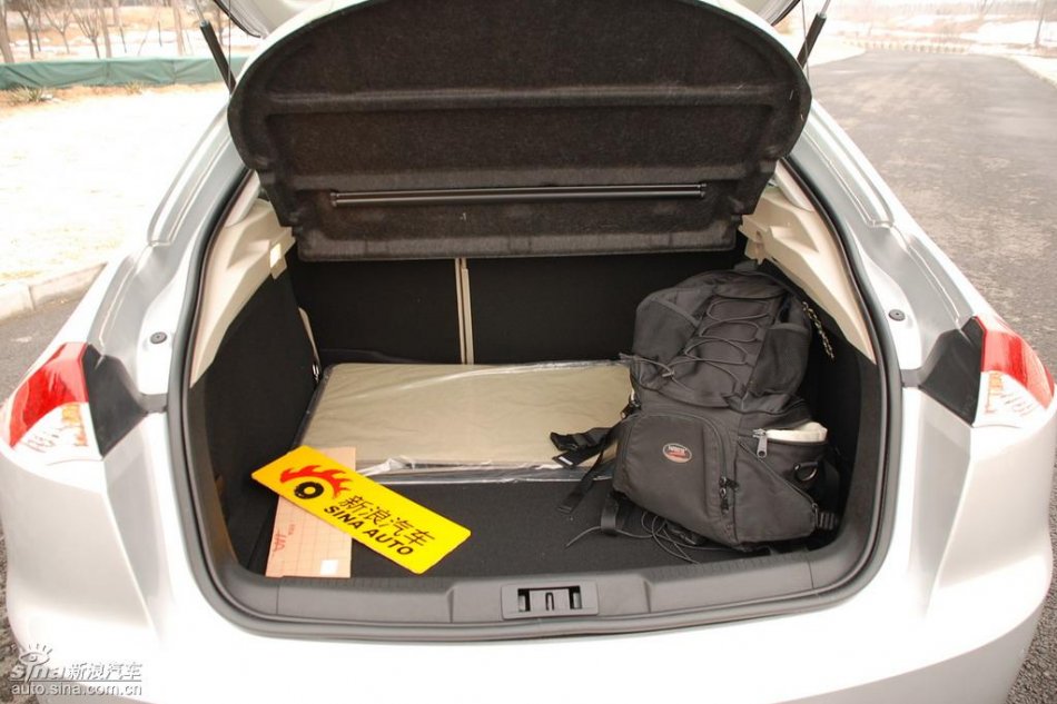 雷诺拉古娜内饰实拍图