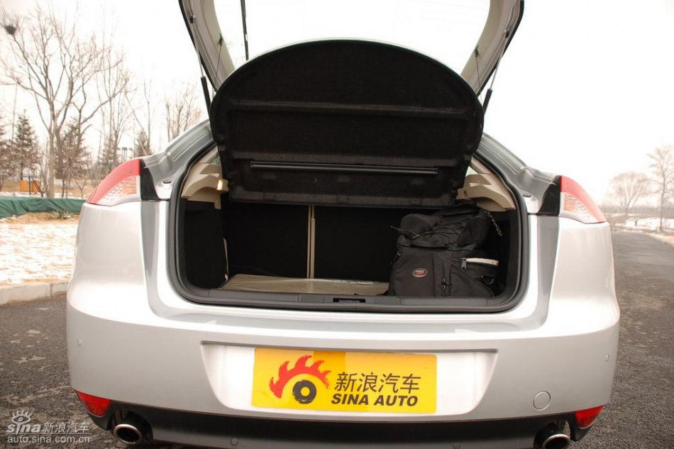 雷诺拉古娜内饰实拍图