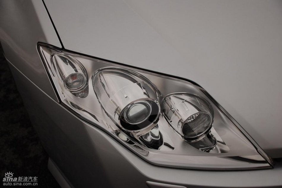 雷诺拉古娜外观实拍图