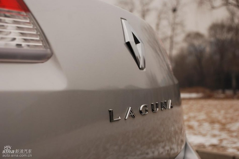 雷诺拉古娜外观实拍图