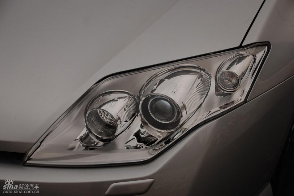 雷诺拉古娜外观实拍图