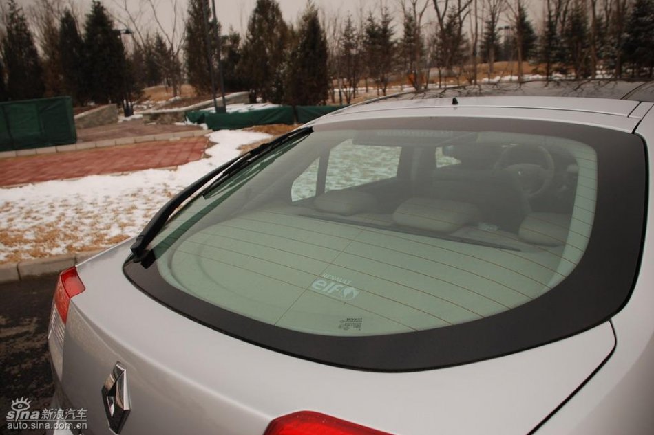 雷诺拉古娜外观实拍图