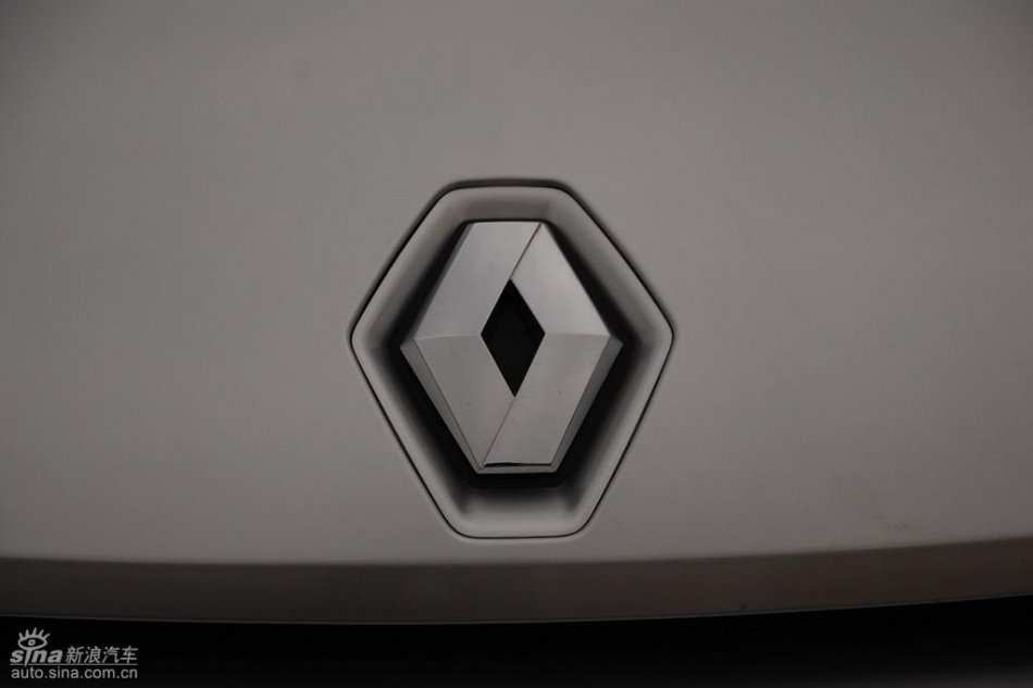 雷诺拉古娜外观实拍图