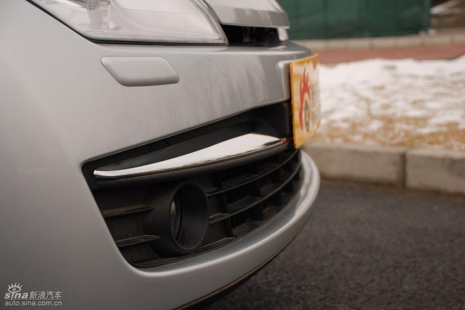 雷诺拉古娜外观实拍图