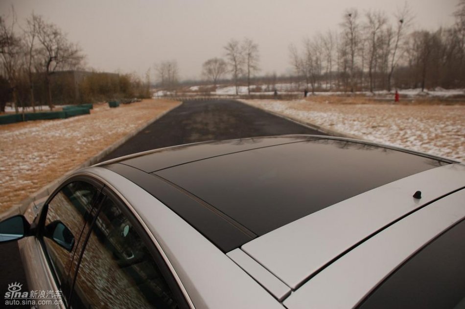 雷诺拉古娜外观实拍图