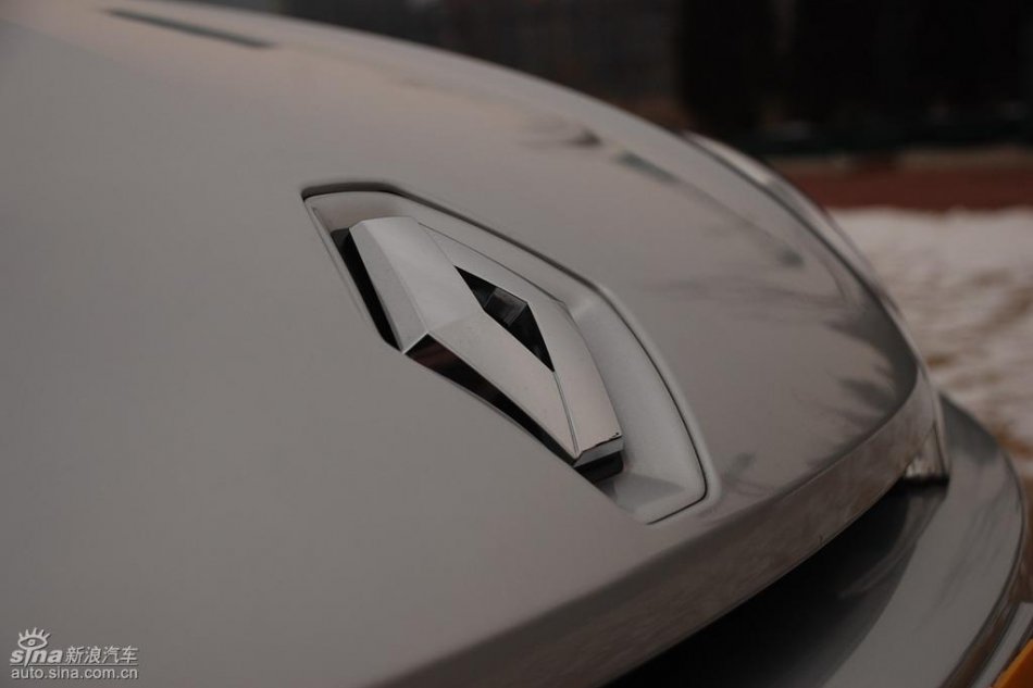 雷诺拉古娜外观实拍图