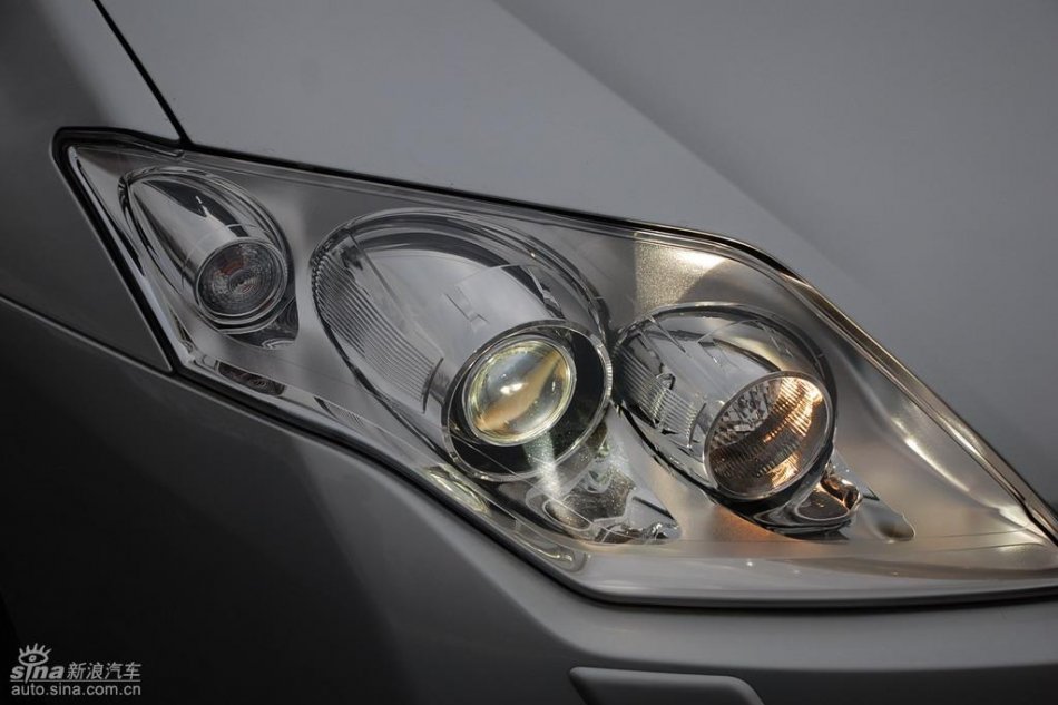 雷诺拉古娜外观实拍图