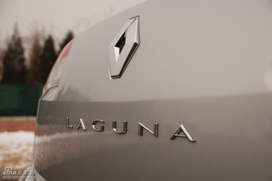 雷诺拉古娜外观实拍图