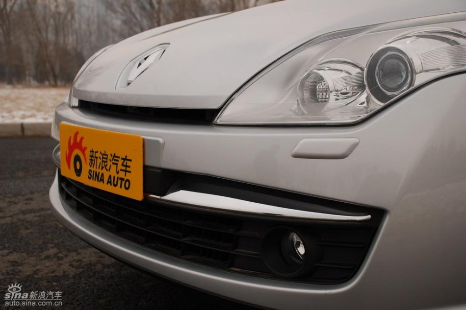 雷诺拉古娜外观实拍图