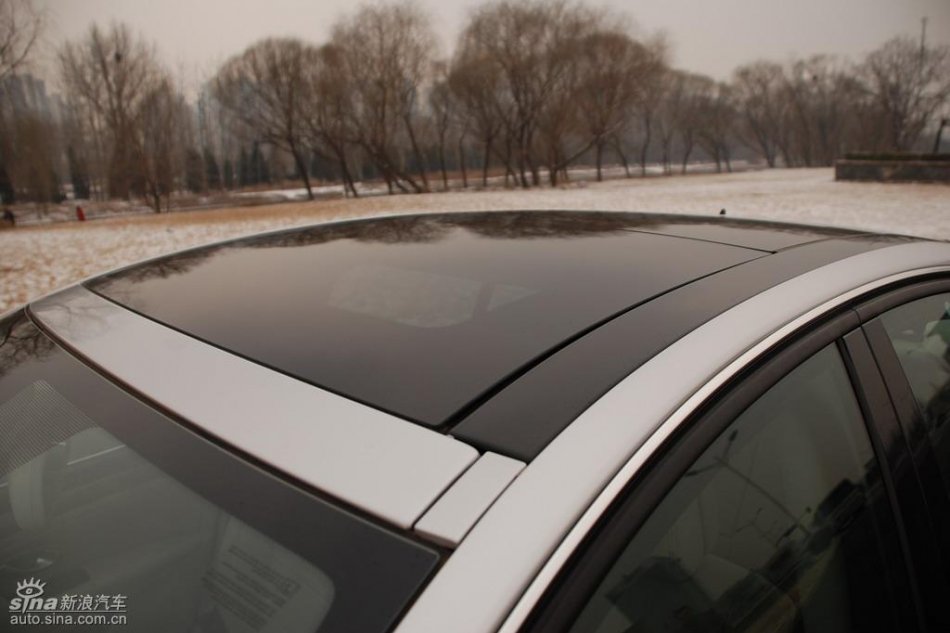 雷诺拉古娜外观实拍图