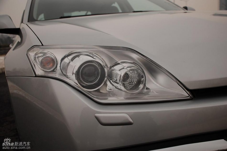 雷诺拉古娜外观实拍图