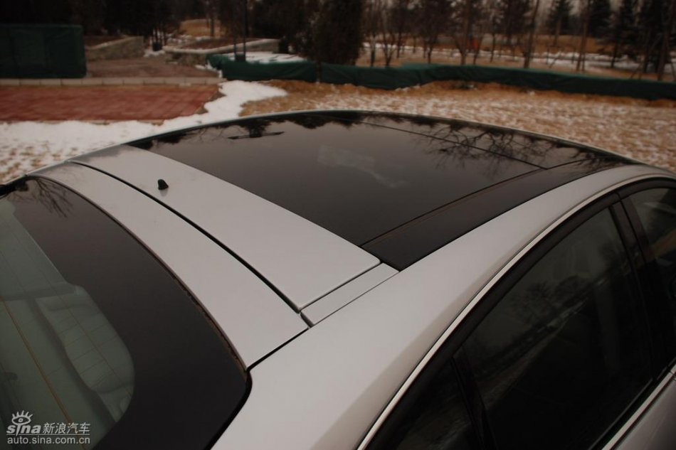 雷诺拉古娜外观实拍图