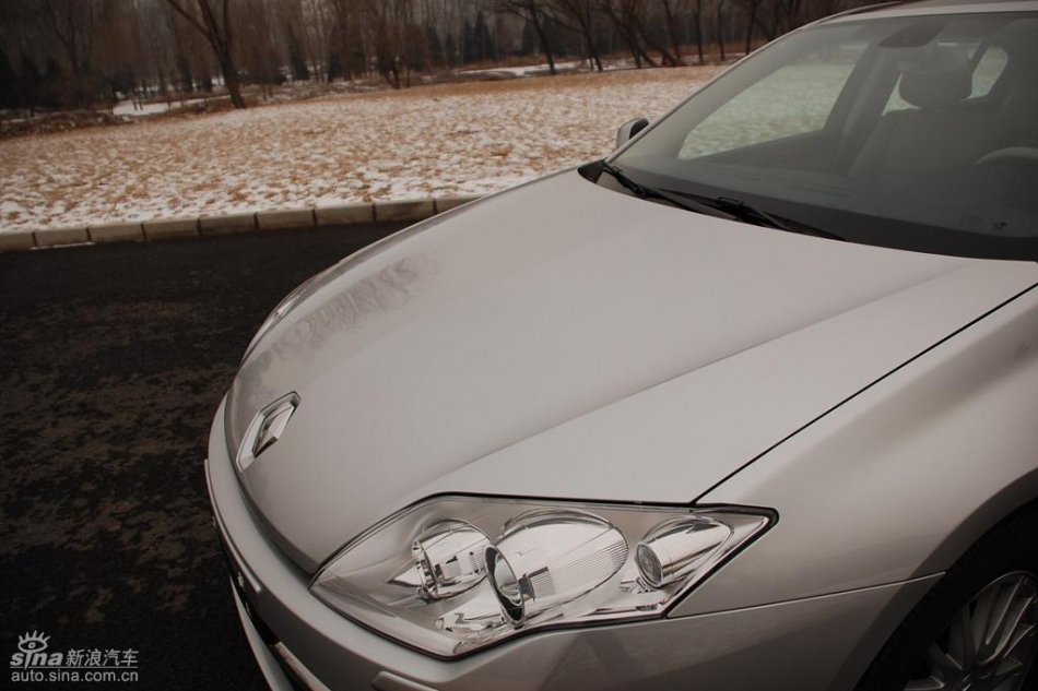 雷诺拉古娜外观实拍图