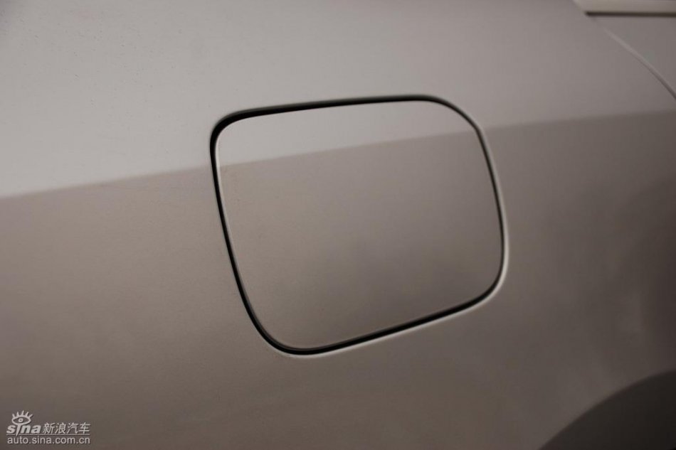 雷诺拉古娜外观实拍图