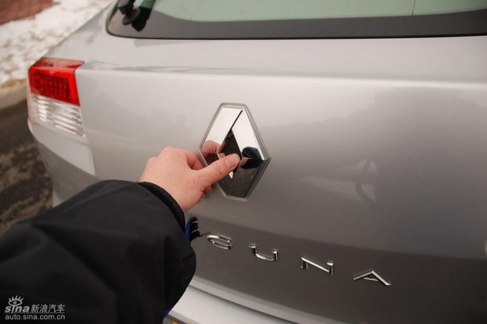 雷诺拉古娜外观实拍图