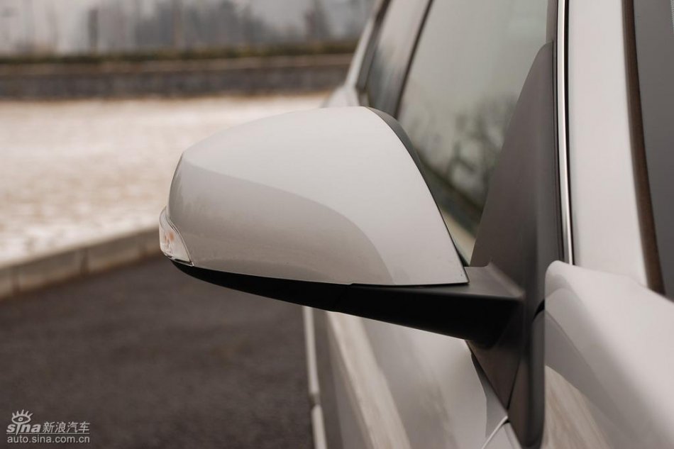 雷诺拉古娜外观实拍图