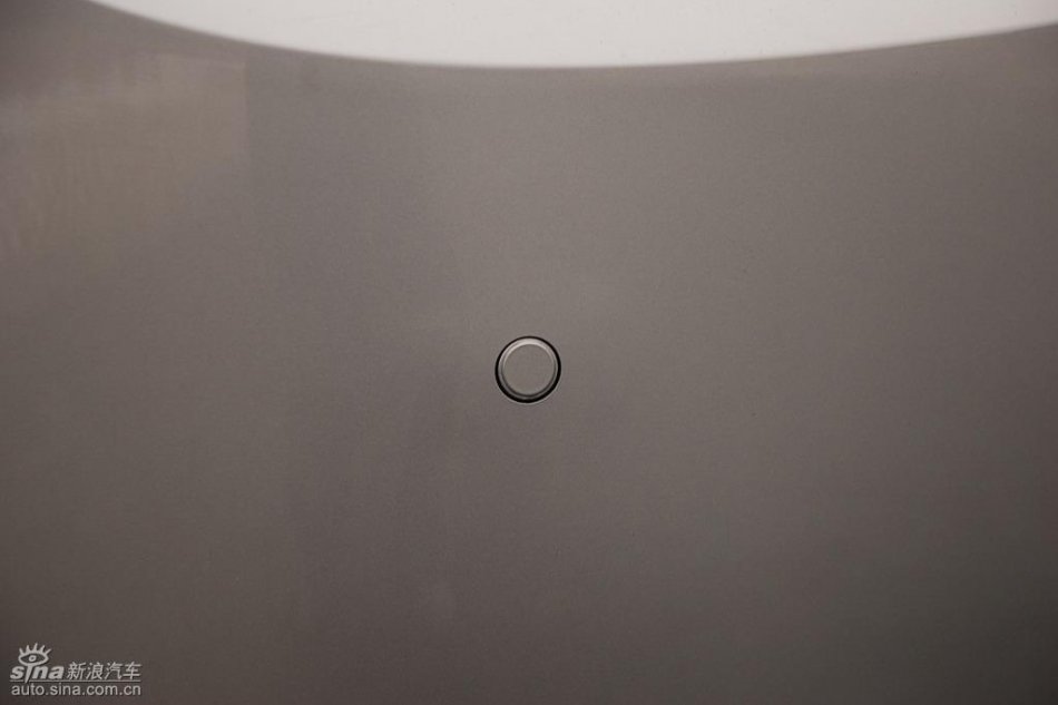 雷诺拉古娜外观实拍图