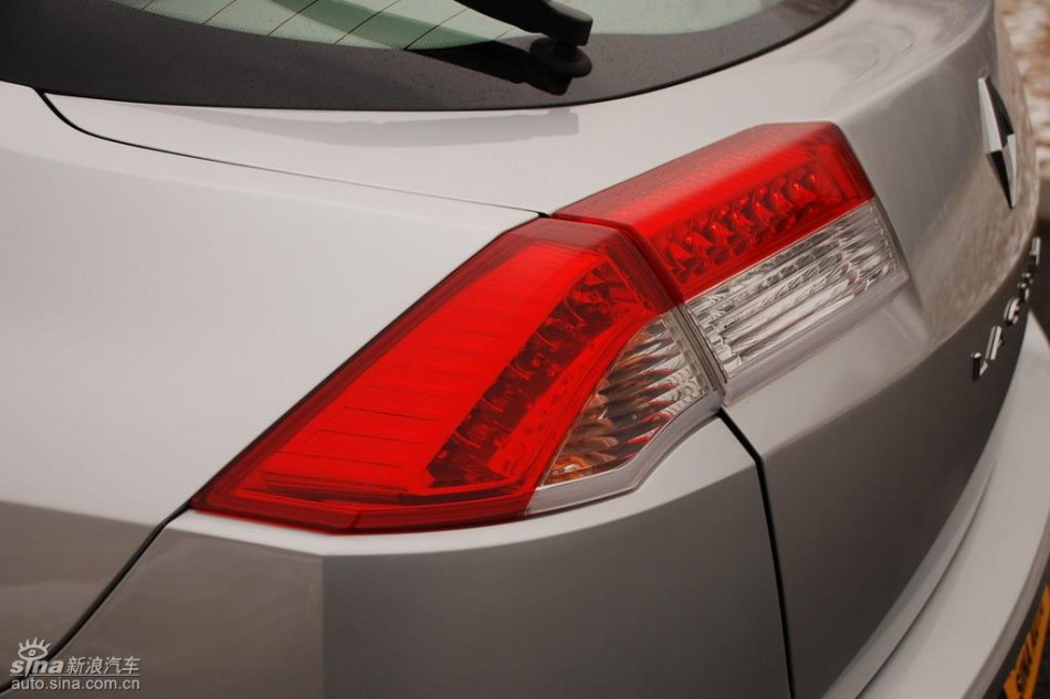 雷诺拉古娜外观实拍图