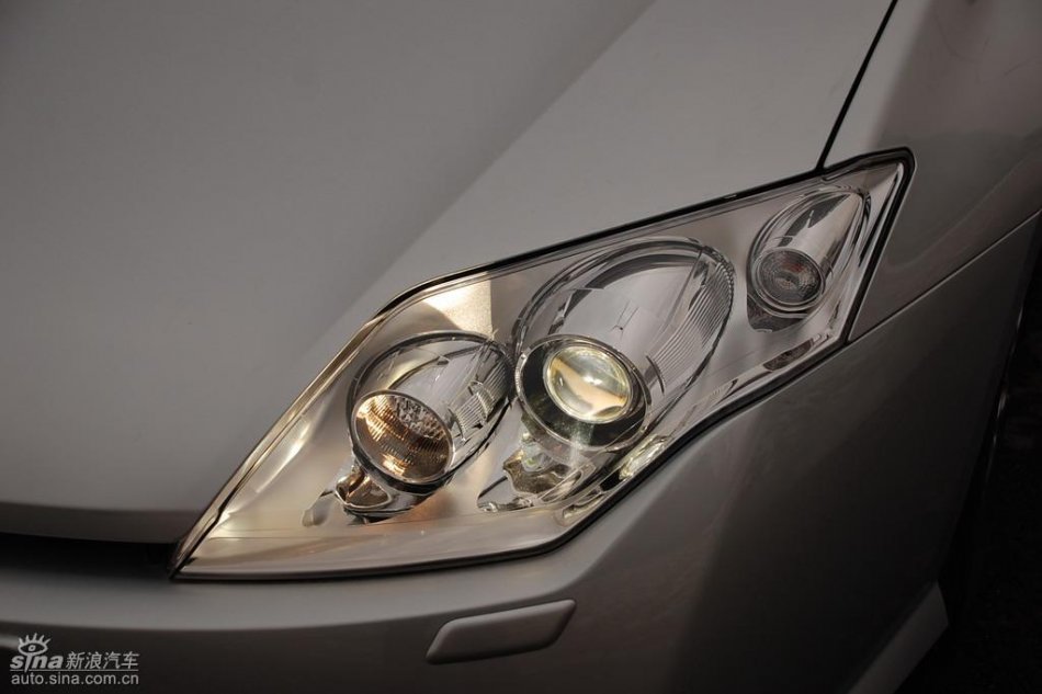 雷诺拉古娜外观实拍图