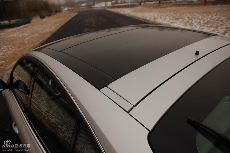 雷诺拉古娜外观实拍图