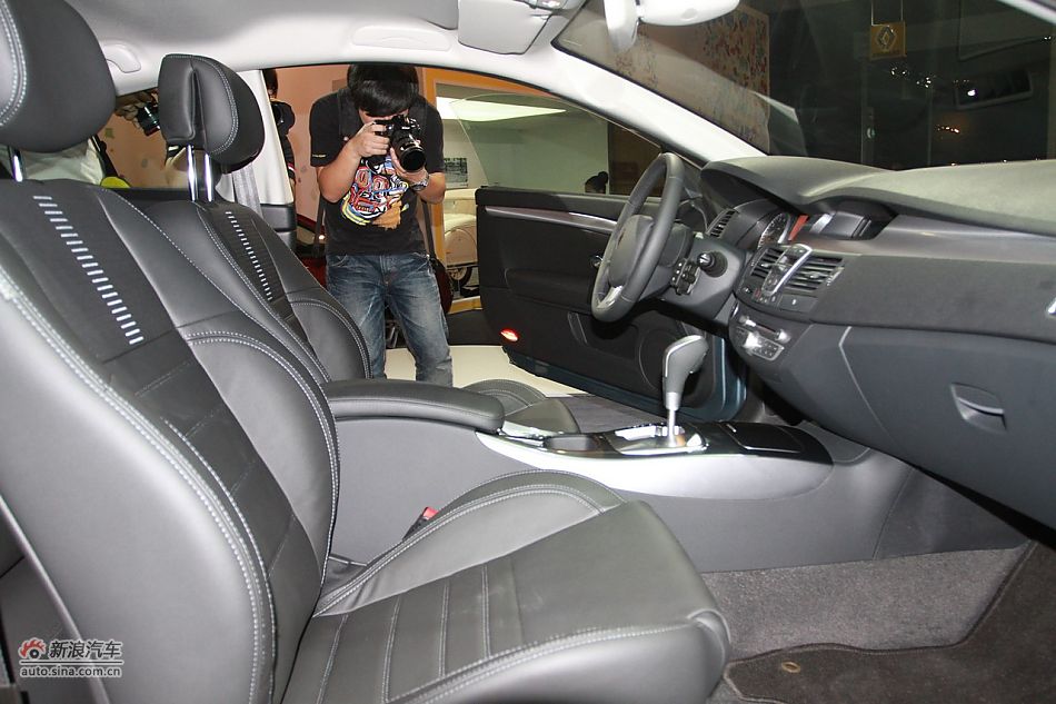 雷诺拉古那古贝